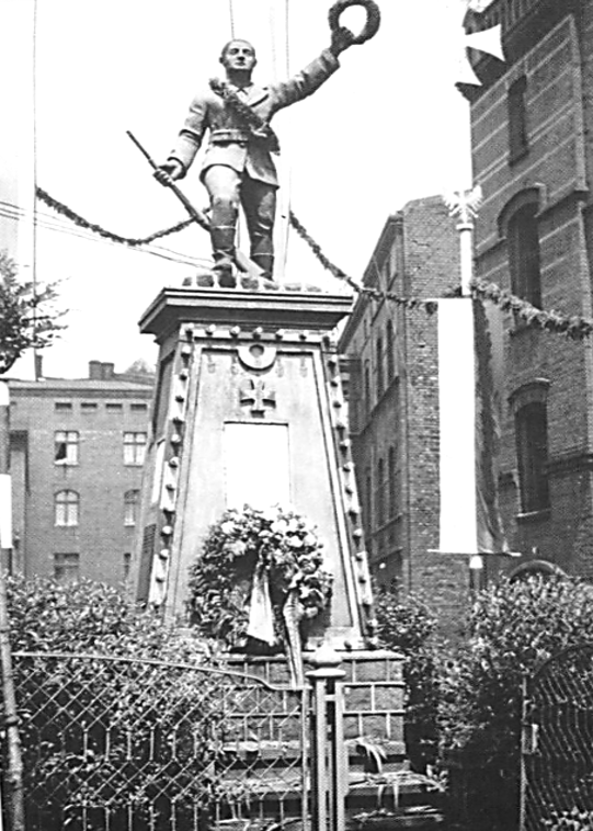 Pomnik Powstańca Śląskiego w Chropaczowie